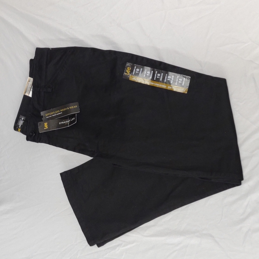 Women's Lee size 18 medium straight leg relaxed fit mid-rise black pants